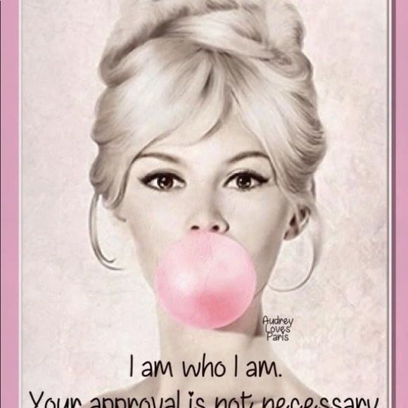 Meet your Posher, Jenn - Picture 2 of 16